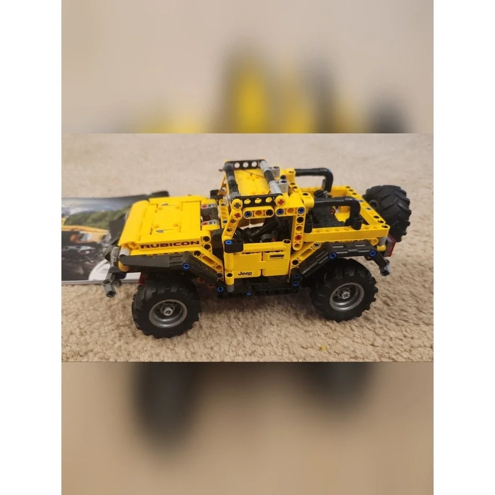 Lego Technic 42122 Jeep Rubicon W LED Light Kit + Booklet  Complete